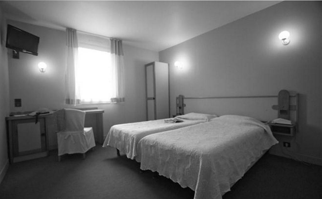 Hotel-Restaurant De L'Abbaye Plancoet Room photo