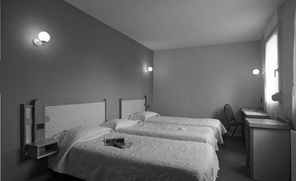 Hotel-Restaurant De L'Abbaye Plancoet Room photo