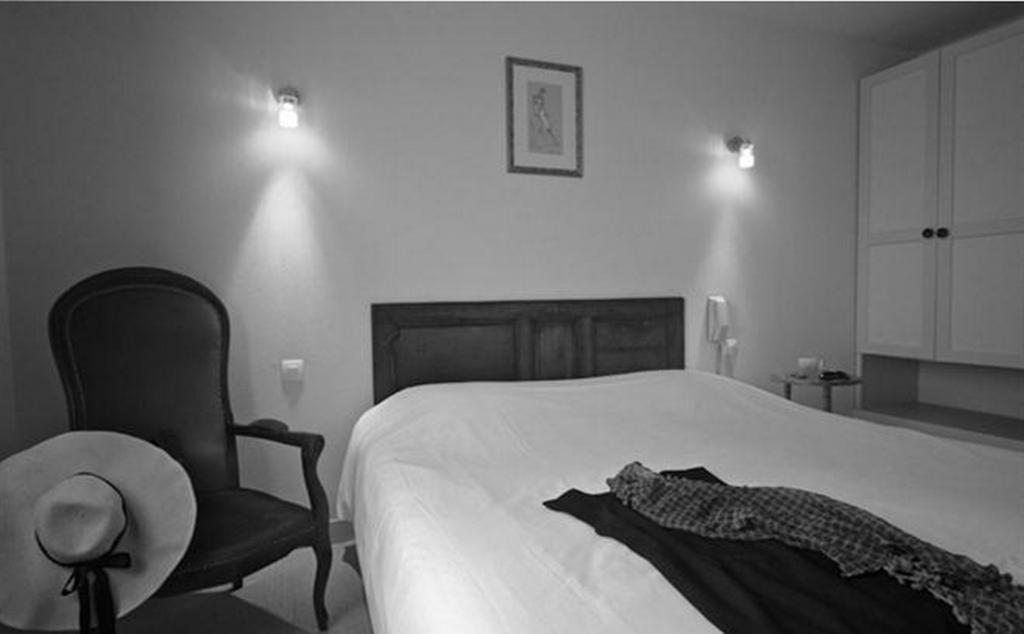 Hotel-Restaurant De L'Abbaye Plancoet Room photo