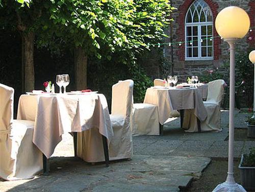 Hotel-Restaurant De L'Abbaye Plancoet Restaurant photo