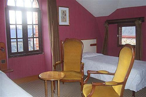 Hotel-Restaurant De L'Abbaye Plancoet Room photo