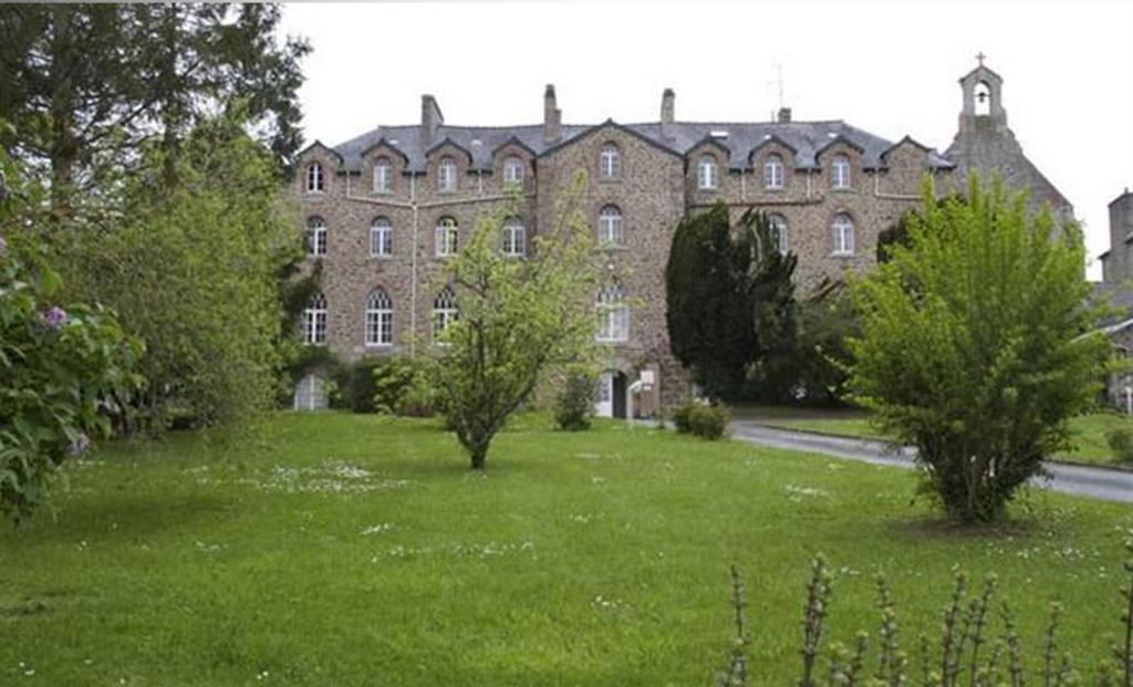 Hotel-Restaurant De L'Abbaye Plancoet Exterior photo