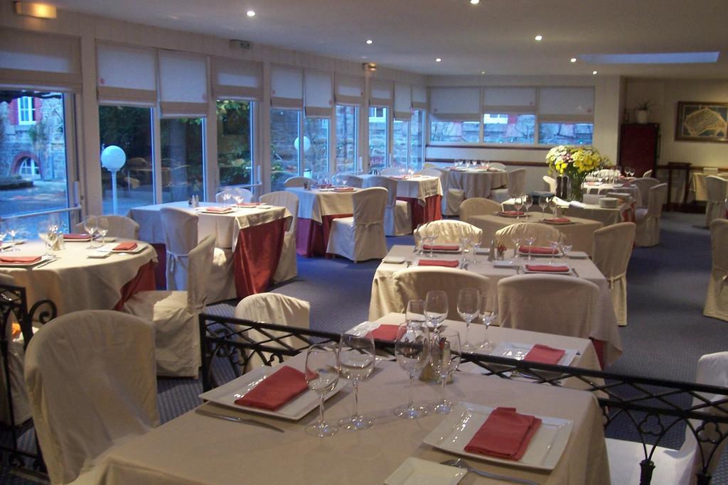 Hotel-Restaurant De L'Abbaye Plancoet Exterior photo